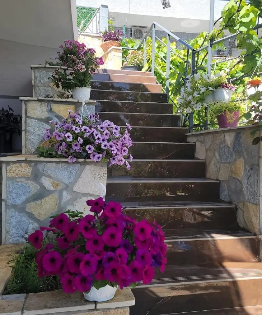 Vila Rafael Sarande Apartment