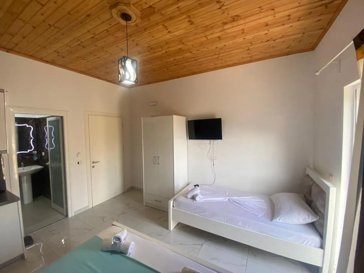 Vila Rafael Sarandë